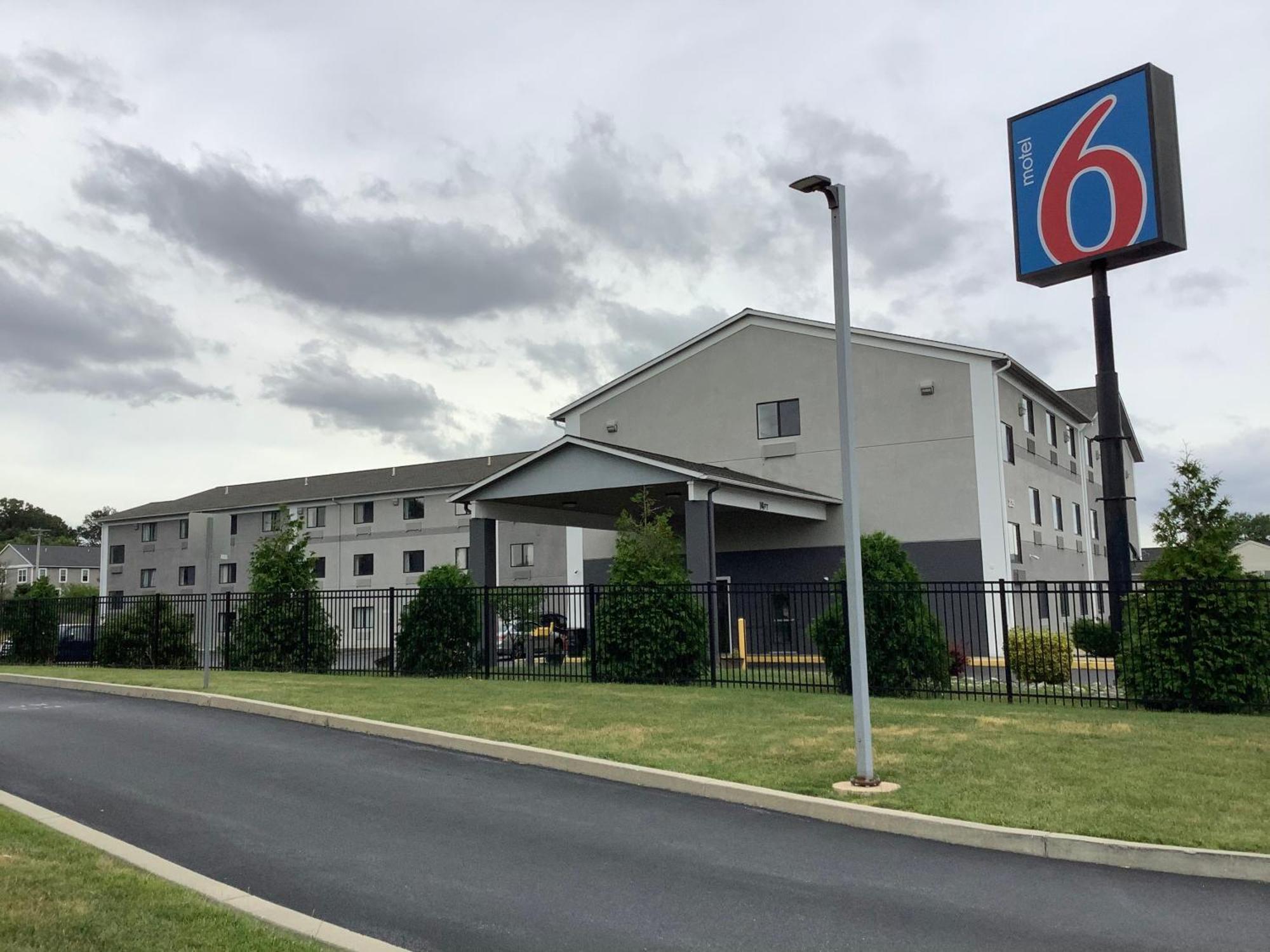 Motel 6 Lancaster Exterior photo