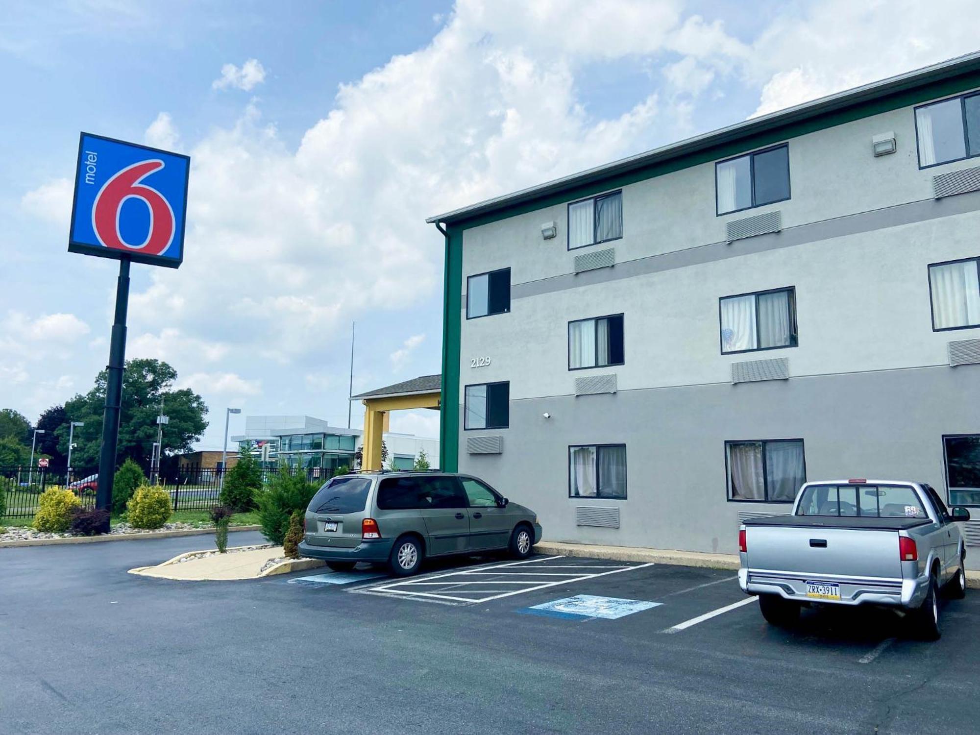 Motel 6 Lancaster Exterior photo