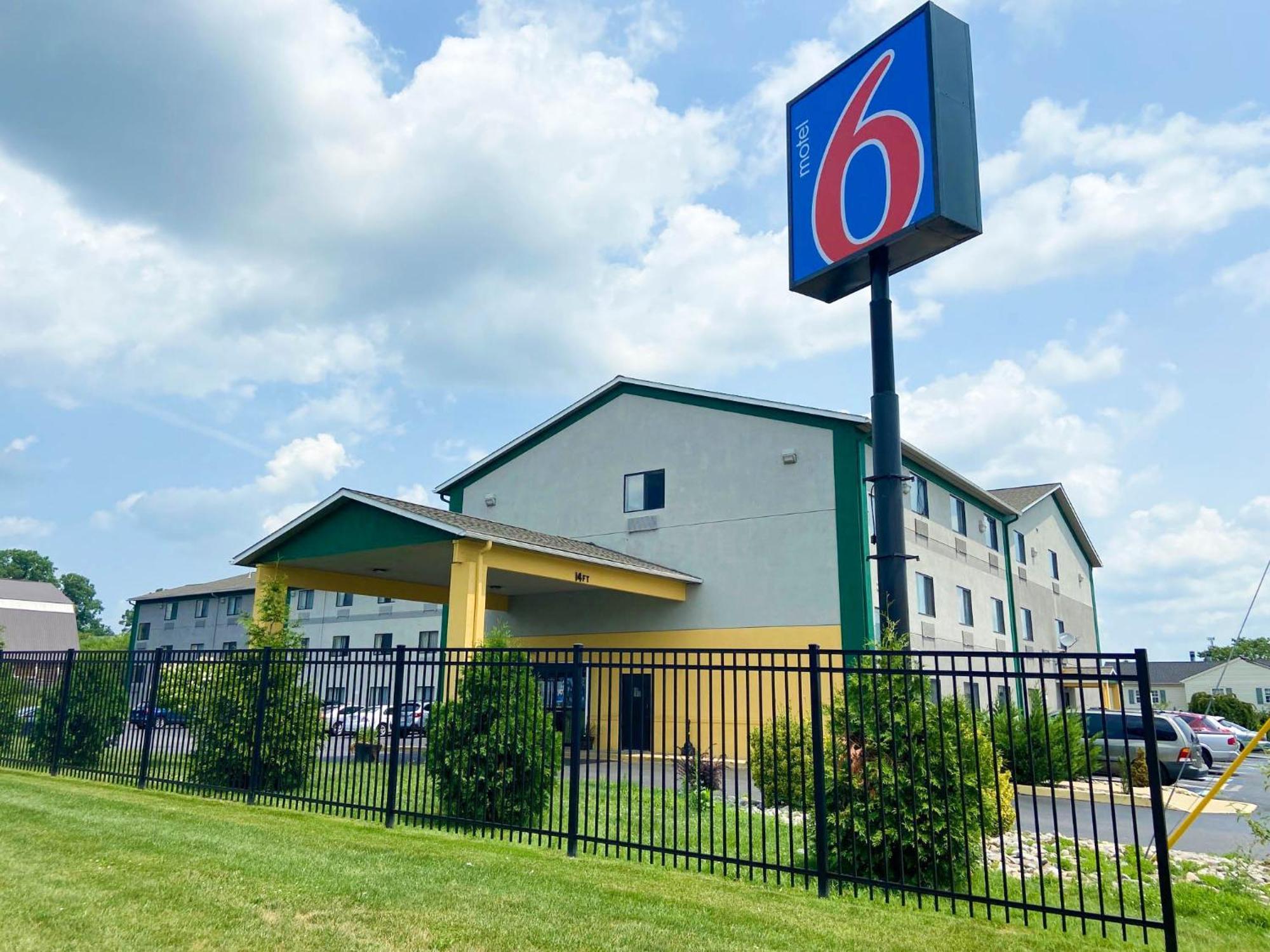 Motel 6 Lancaster Exterior photo